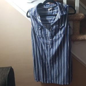 Sleeveless dress